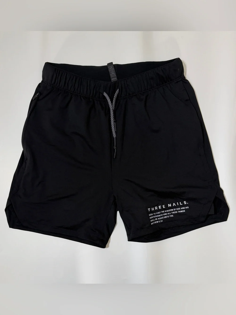 Three Nails Men’s Shorts Size M Lined Zippered Pockets Black Drawstring Frayed